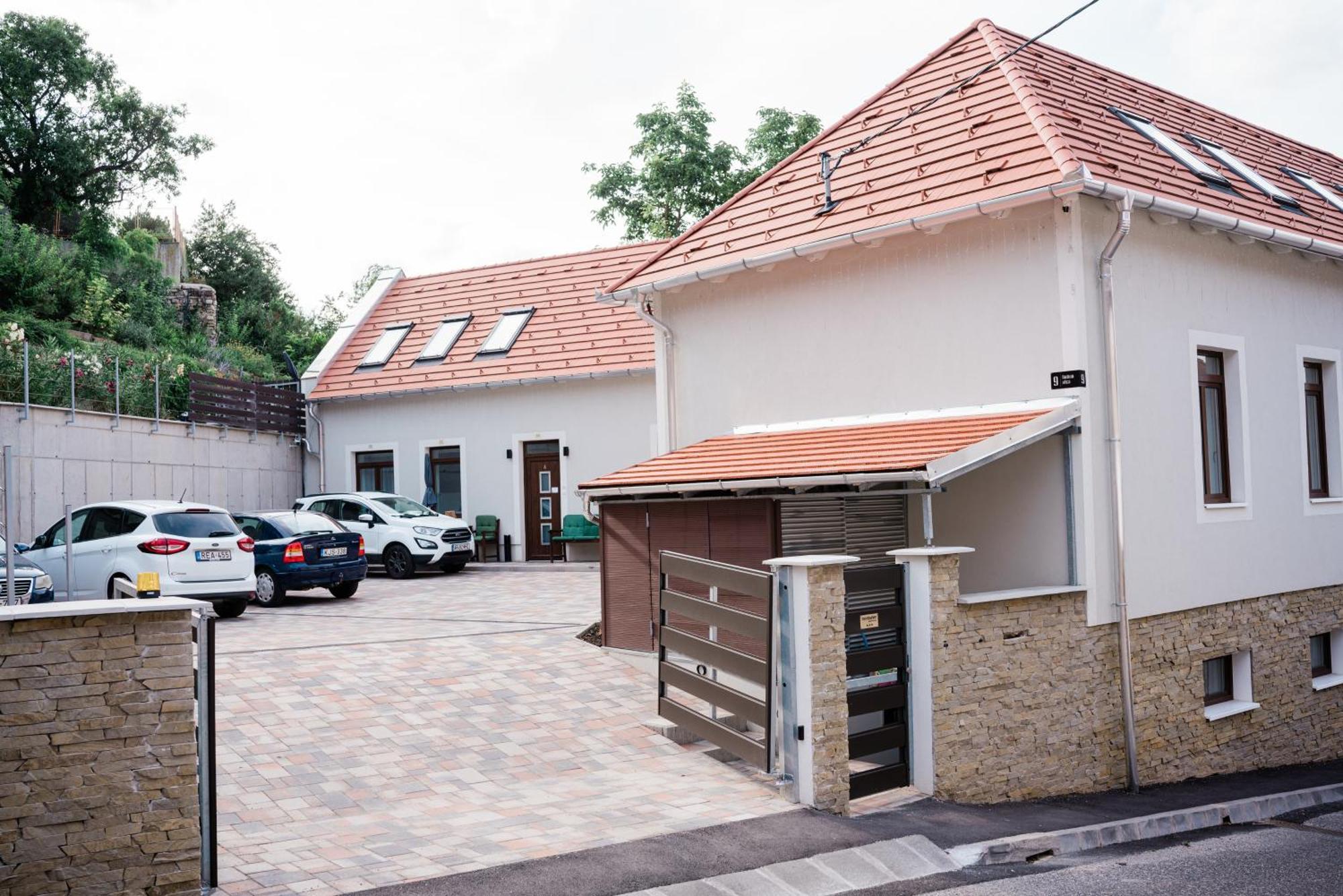 Monbuhim Comfort Veszprém Exterior foto