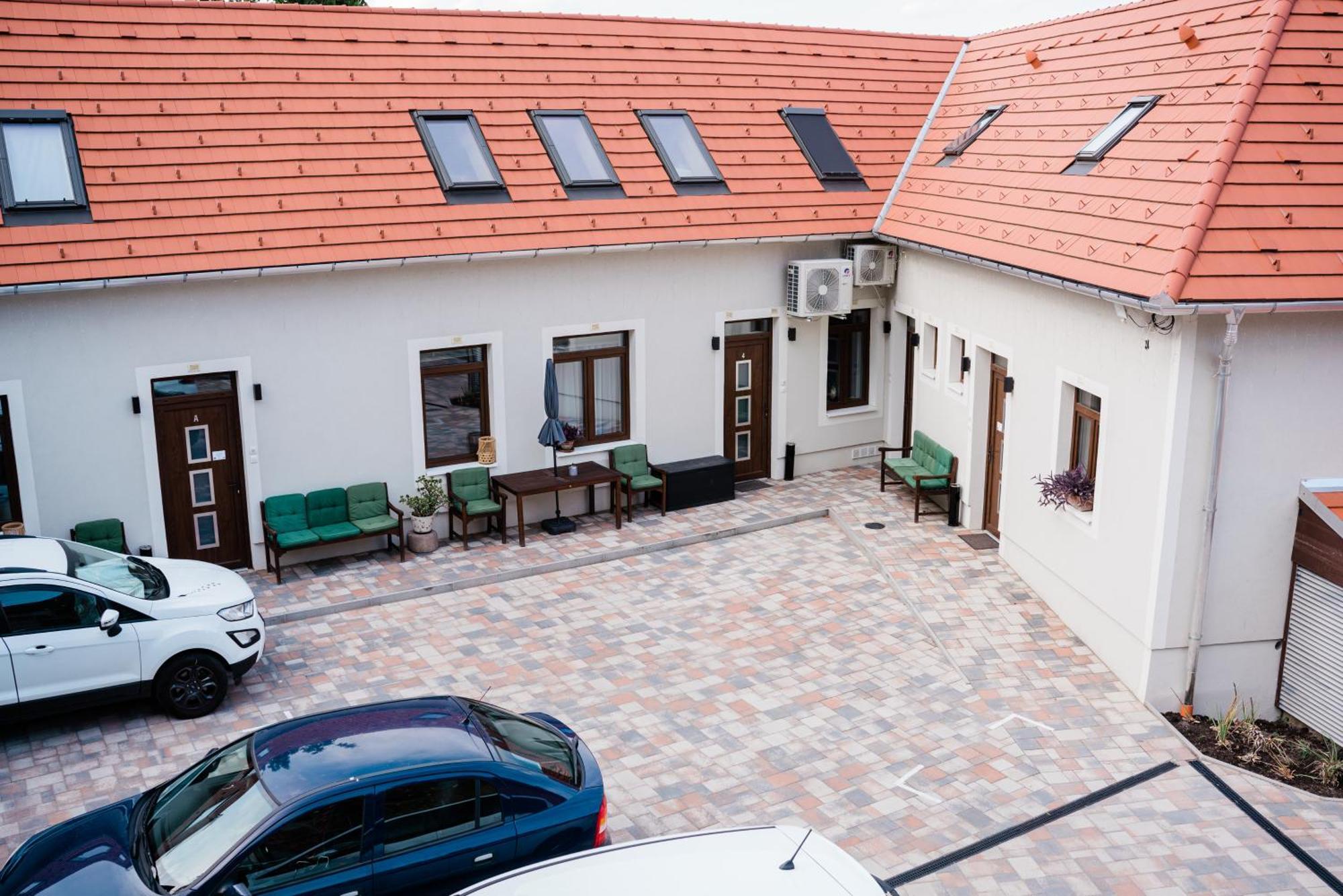 Monbuhim Comfort Veszprém Exterior foto